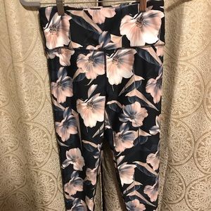 Flower athletic leggings